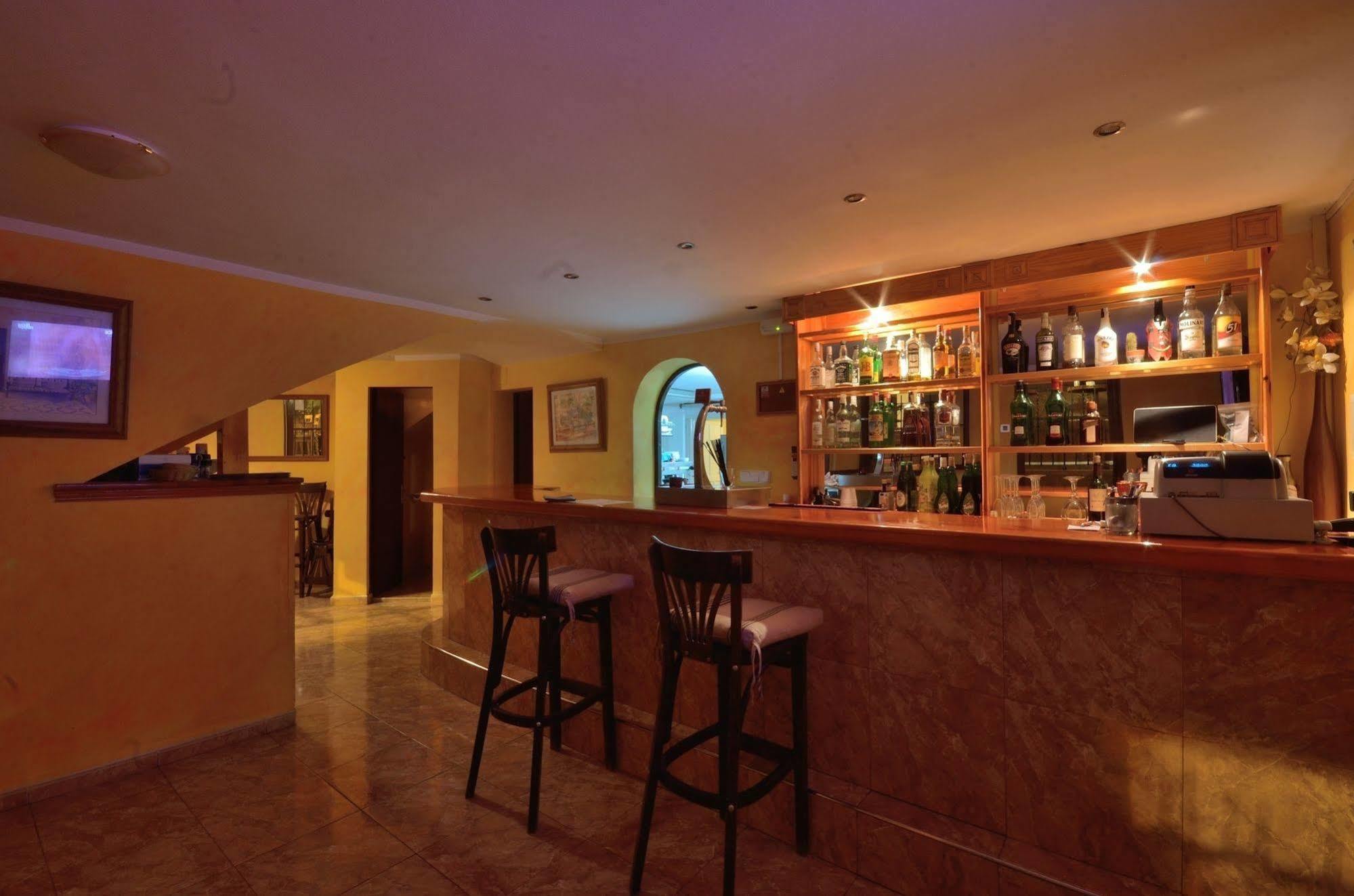 Hostal Atlanta إل أرينال المظهر الخارجي الصورة